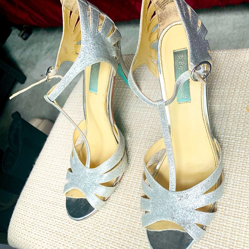 Betsey Johnson spike Silver sparkled heels size 10